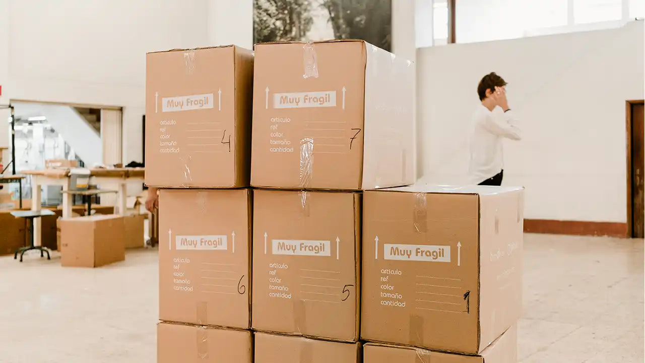 cartons empilés