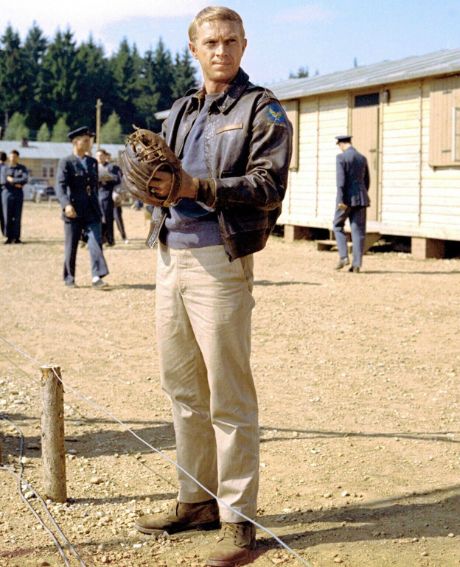 Steve McQueen en pantalon Chino