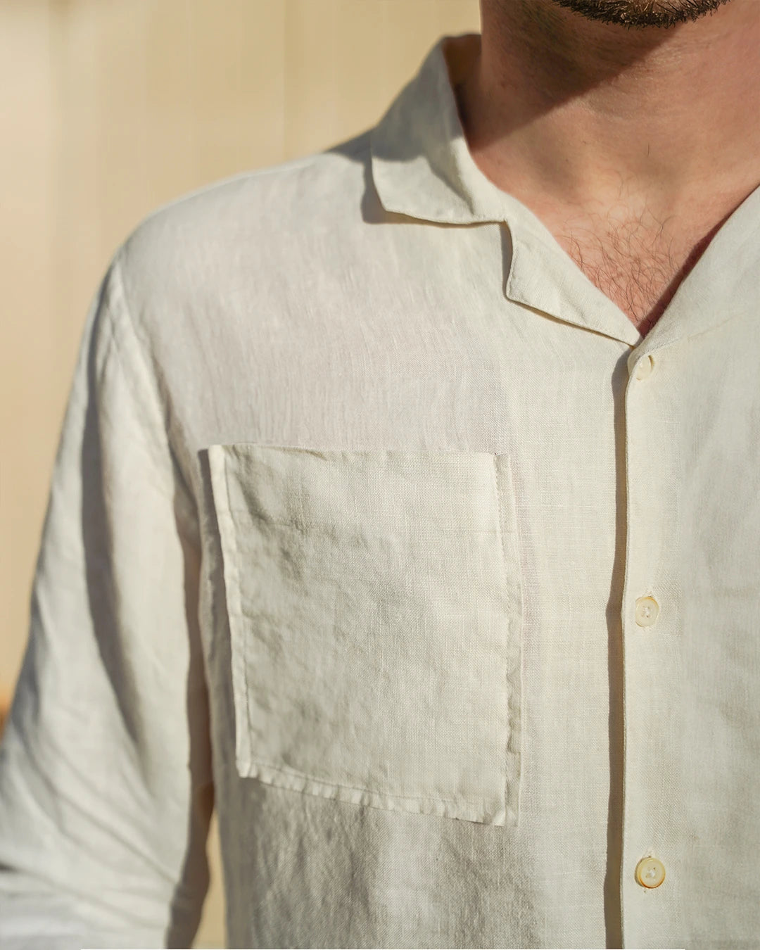 chemise en lin blanche - focus poche