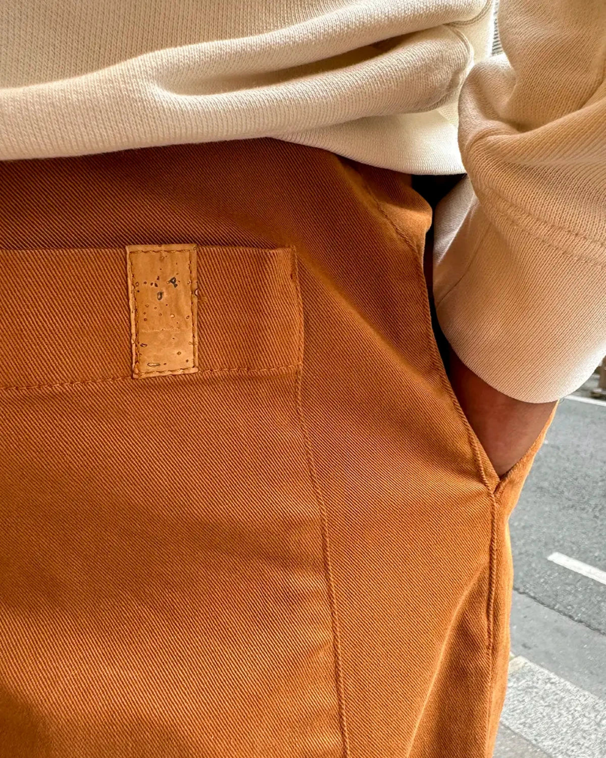 CHINO CAMEL NOIX | VINCE -