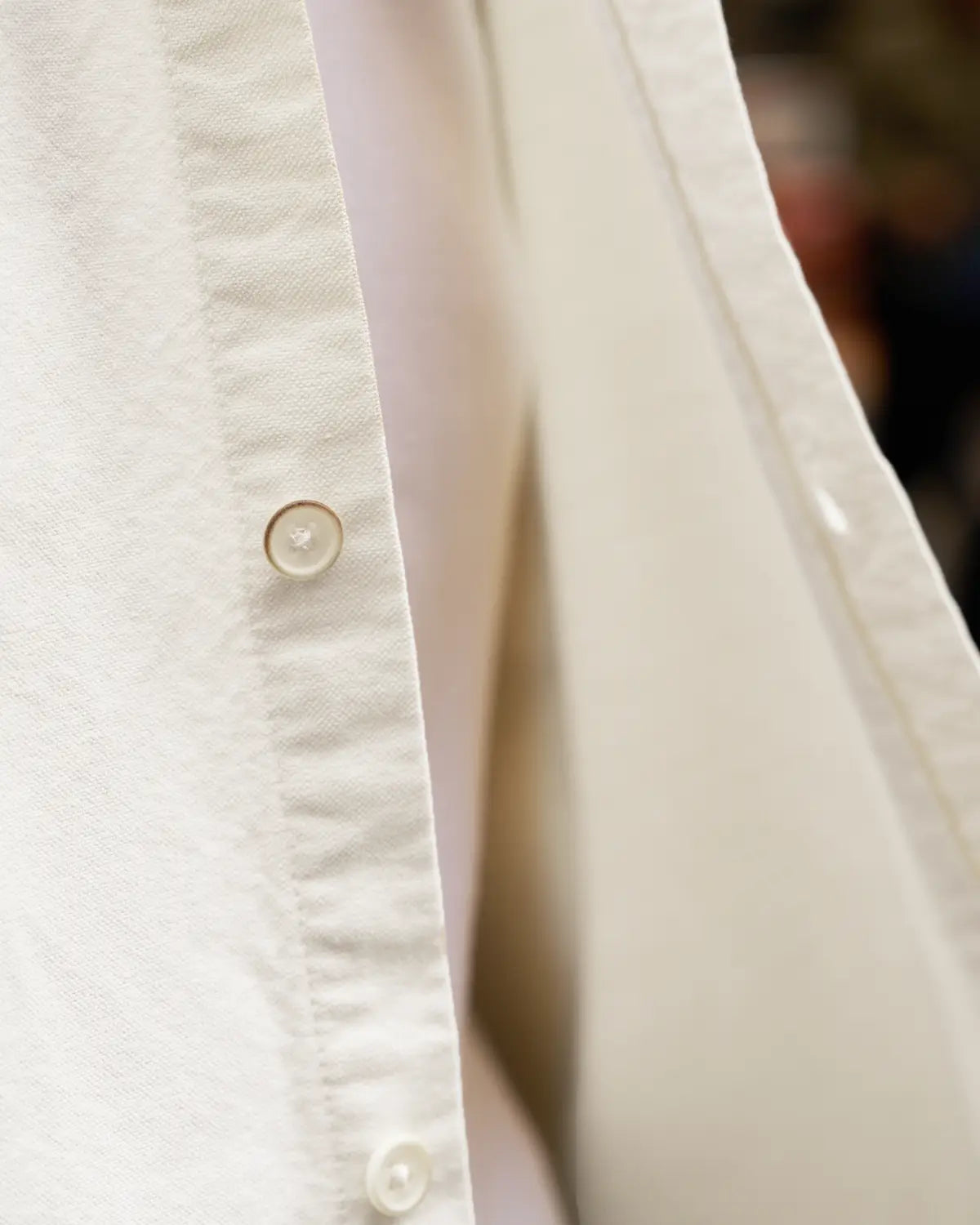 chemise oxford blanche - focus bouton