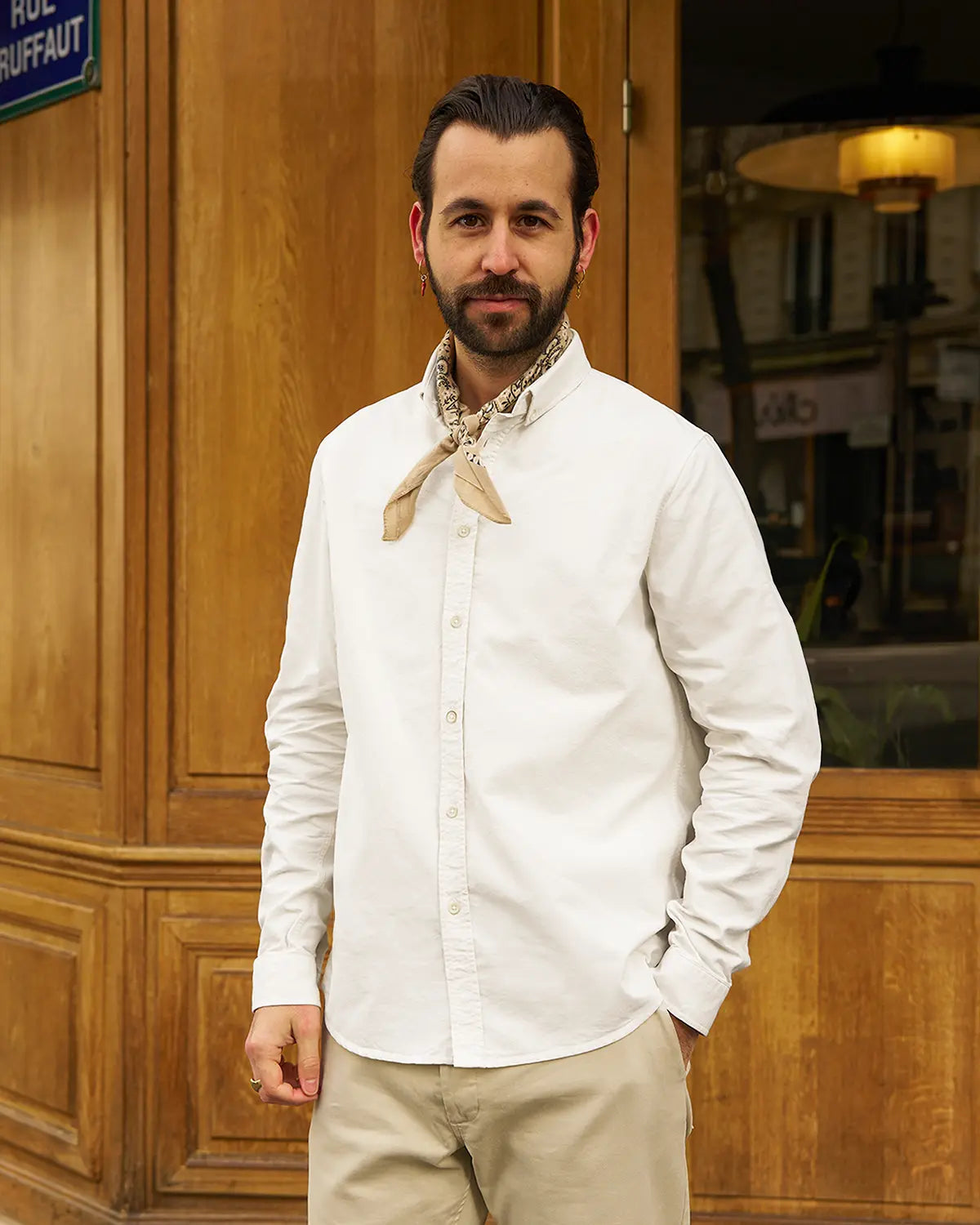 chemise oxford blanche - plan américain