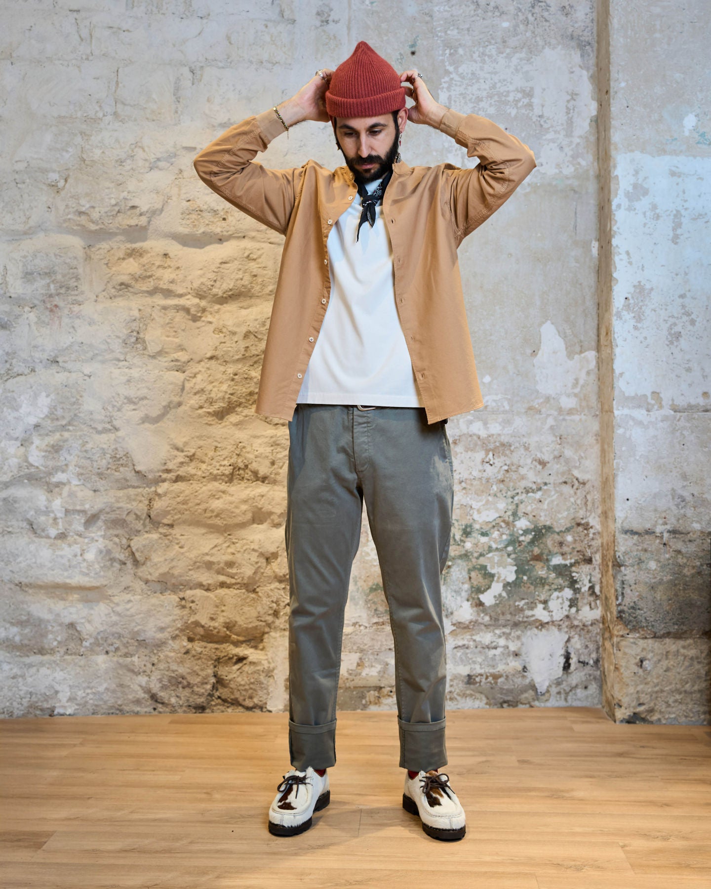CHINO VERT FUMÉ | VINCE -